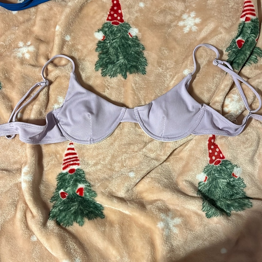 light purple swim top! size medium from shein! never worn great quality
